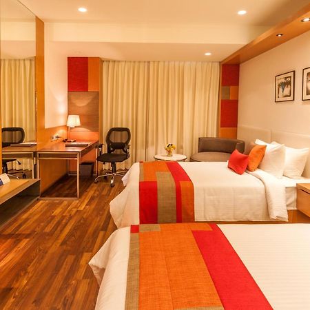 Deventure Sarovar Portico Kapashera, New Delhi Екстер'єр фото