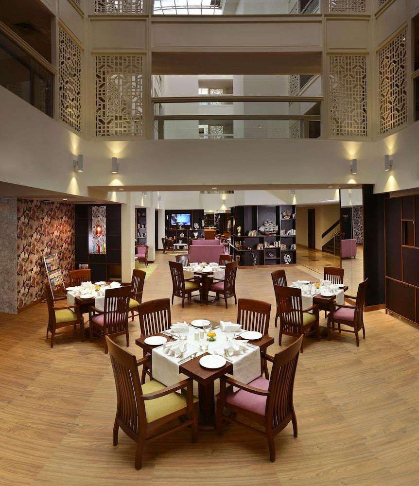 Deventure Sarovar Portico Kapashera, New Delhi Екстер'єр фото