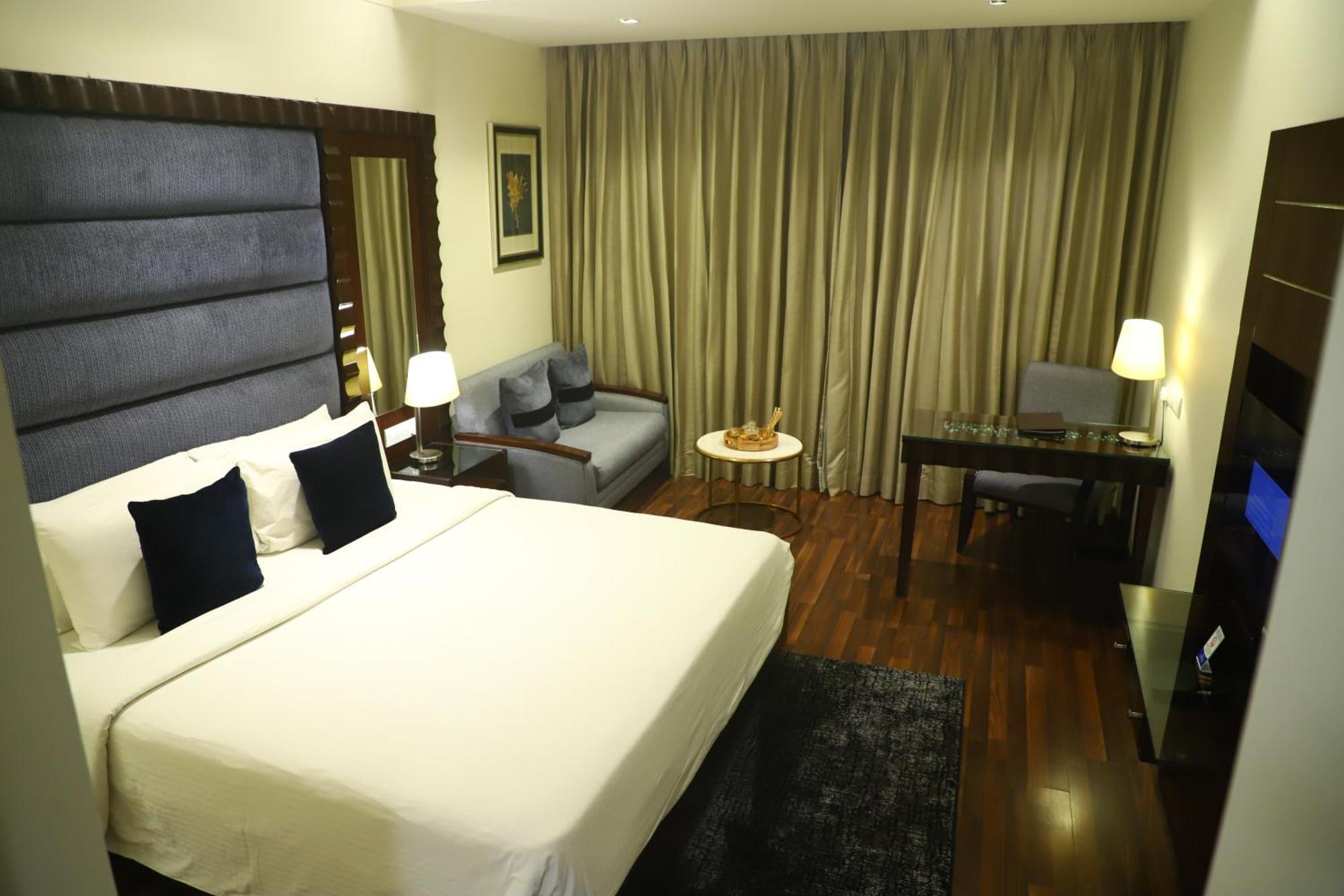 Deventure Sarovar Portico Kapashera, New Delhi Екстер'єр фото