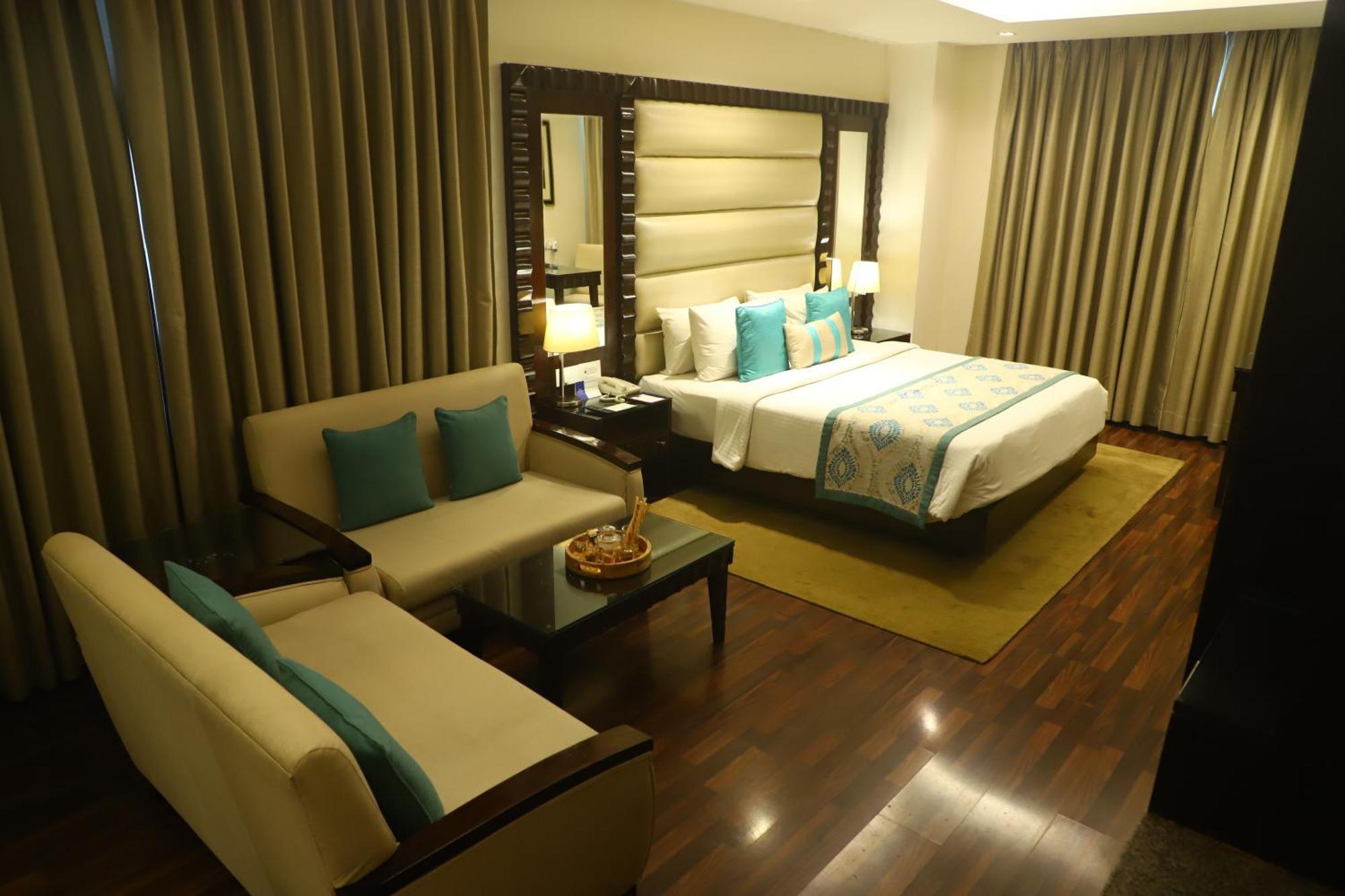 Deventure Sarovar Portico Kapashera, New Delhi Екстер'єр фото