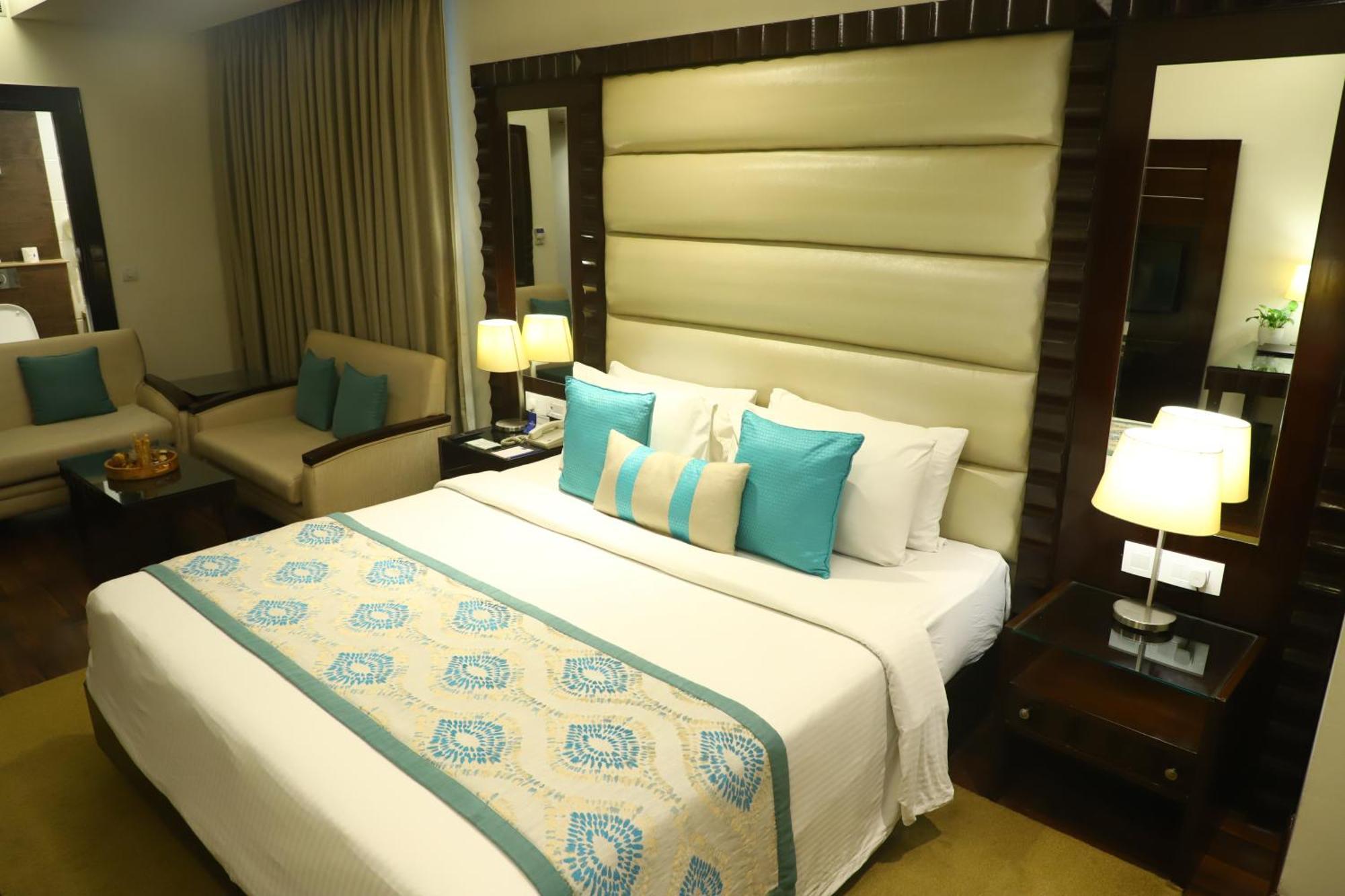 Deventure Sarovar Portico Kapashera, New Delhi Екстер'єр фото