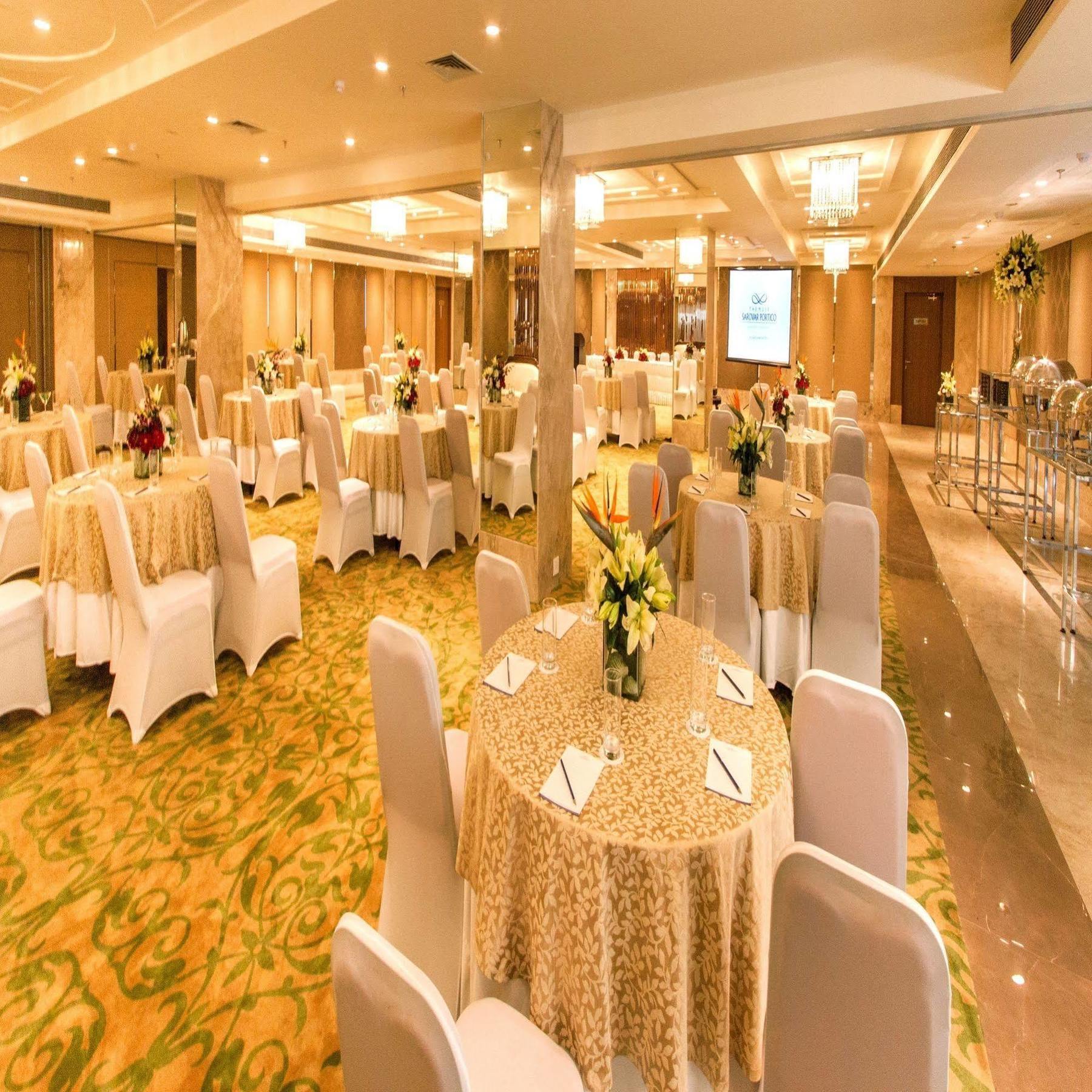 Deventure Sarovar Portico Kapashera, New Delhi Екстер'єр фото