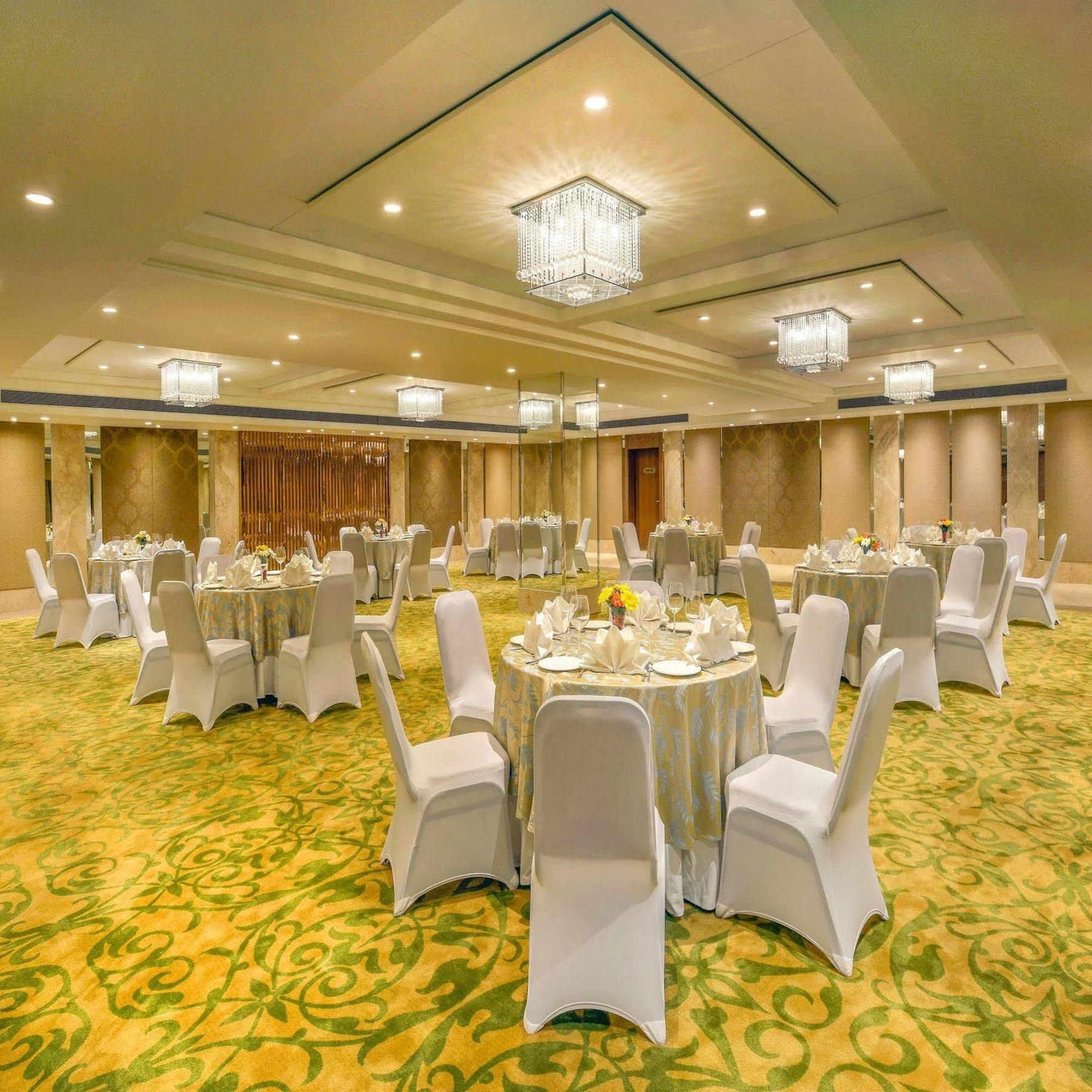 Deventure Sarovar Portico Kapashera, New Delhi Екстер'єр фото